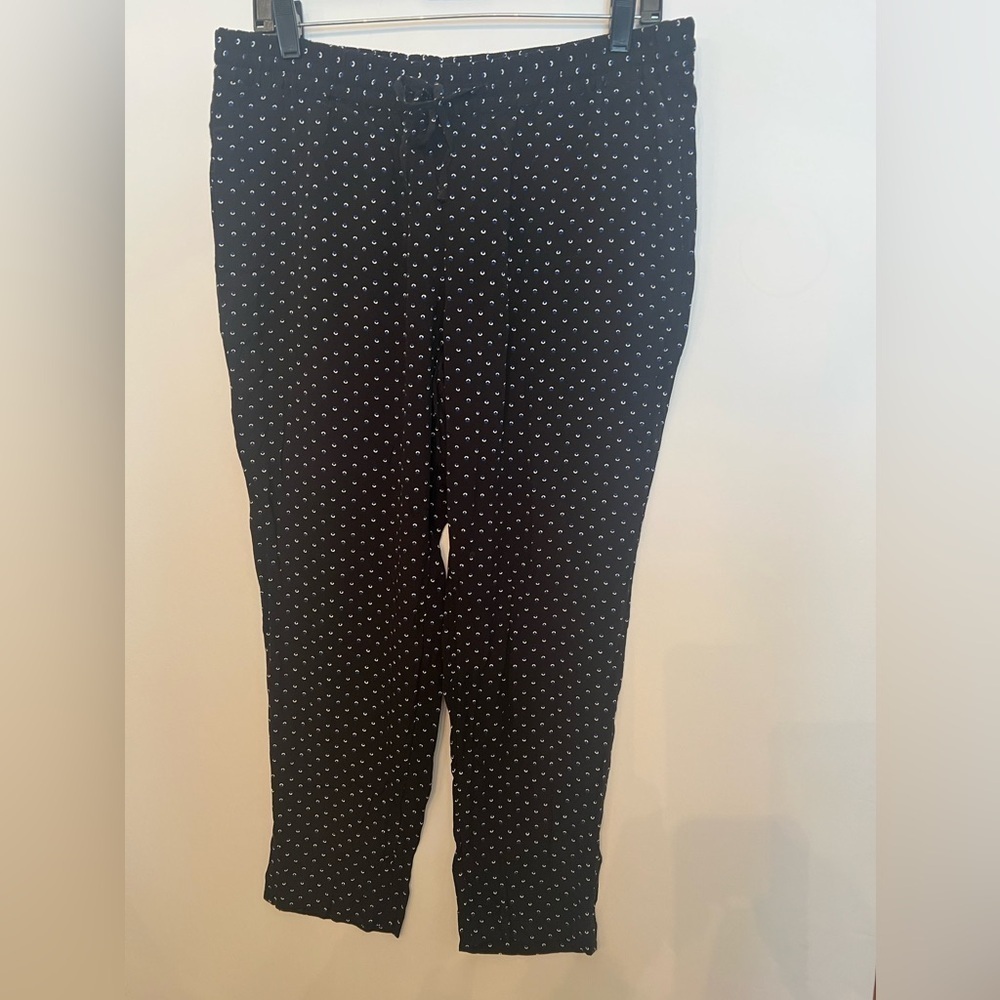 TALBOT’S LARGE PETITE PRINTED BLACK w/BLUE AND WHITE DESIGN PANTS.   100% RAYON